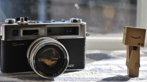 Картонный человечек и камера картинки бесплатно