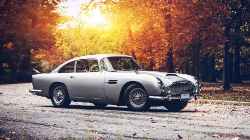 Классический автомобиль Астон Мартин ДБ5