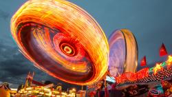 Ночные аттракционы парк развлечений картинки на рабочий стол 