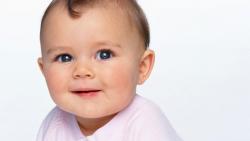 Обои маленького ребенка с чубчиком