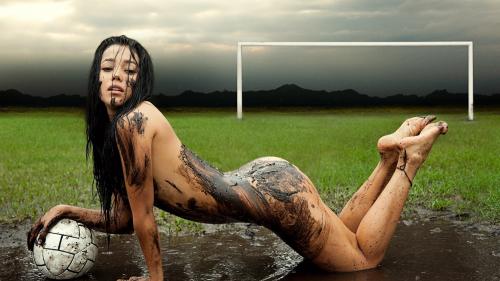 Отчаянная сексуальная футболистка