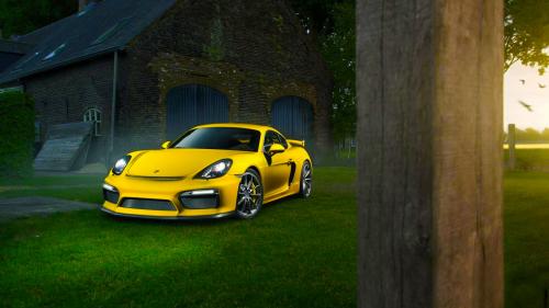 Трековый Porsche Cayman GT4