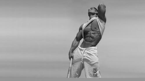 Черно белые обои парней