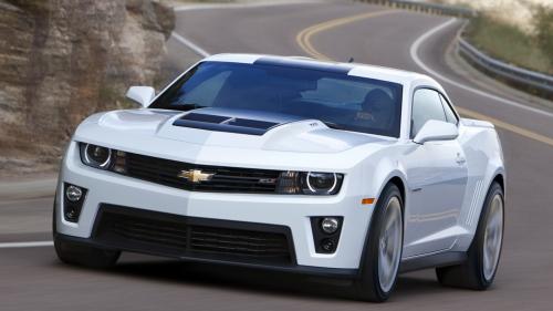 Шикарный белый Шевроле Камаро