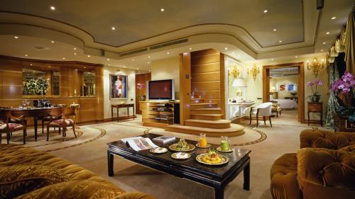 Широкоформатная обойка великолепного интерьера