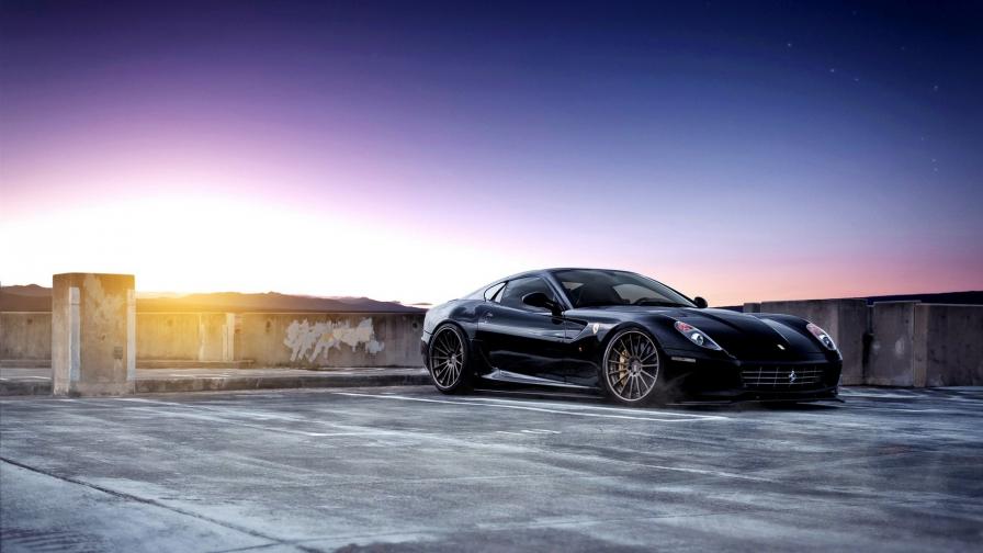 Элегантная черная Феррари