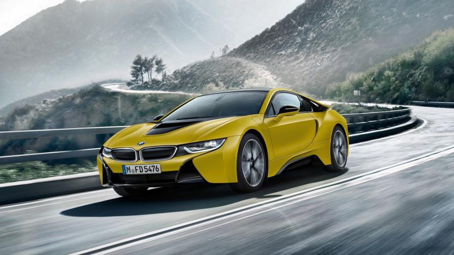 2017 BMW i8 Frozen Yellow Edition на горной дороге обои HD