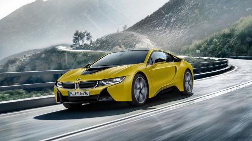 2017 BMW i8 Frozen Yellow Edition на горной дороге обои HD
