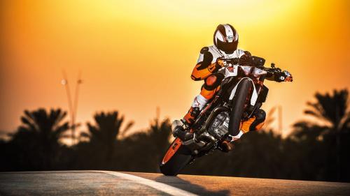 2017 KTM 1290 Super Duke R Stunt мотоцикл обои