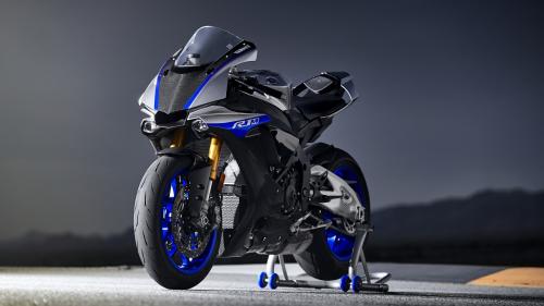 2018 Yamaha YZF-R1M обои