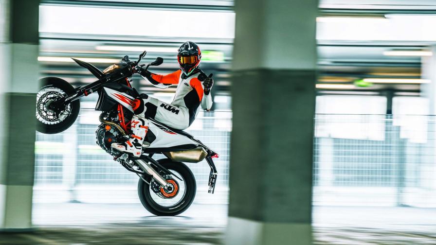 2019 KTM 690 SMC R Supermoto обои