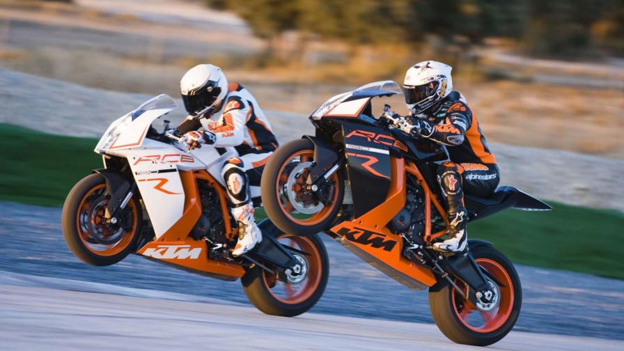 Ktm 1190 Rc8r Wheelie гонки